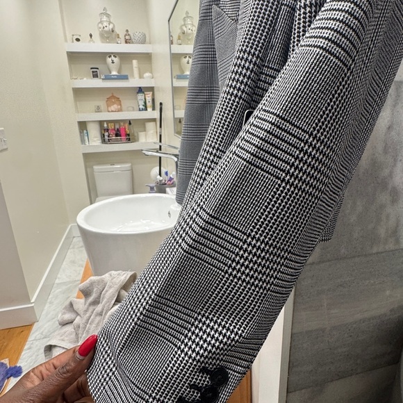 Express Cropped Plaid Woman’s Blazer – Black/White – NWT -Plus Size /XL - Picture 4 of 12